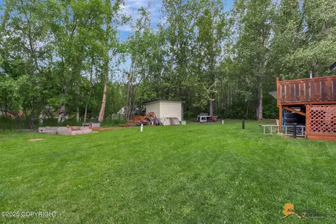 Exterior - 910 S Iris Cir, Palmer, AK 99645 photo 2 of 4