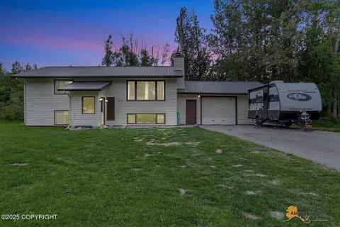 Exterior - 910 S Iris Cir, Palmer, AK 99645 photo 4 of 4