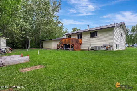 Exterior - 910 S Iris Cir, Palmer, AK 99645 photo 3 of 4