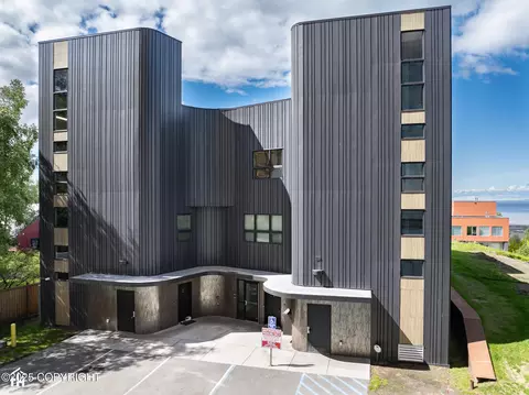 528 Coastal Pl # 1, Anchorage, AK 99501