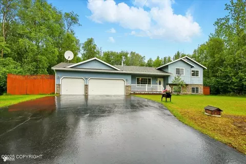 6490 N Blossom Dr, Palmer, AK 99645