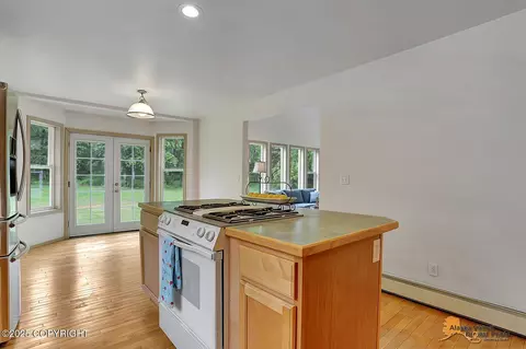 Kitchen - 1101 E Dan St, Wasilla, AK 99654 photo 4 of 5