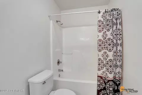 Bath - 1101 E Dan St, Wasilla, AK 99654 photo 5 of 7