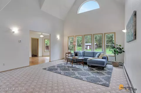 Living - 1101 E Dan St, Wasilla, AK 99654 photo 3 of 4