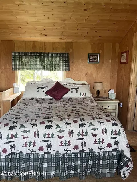 Bedroom - 12829 Frontage Rd, Ninilchik, AK 99639 photo 2 of 3