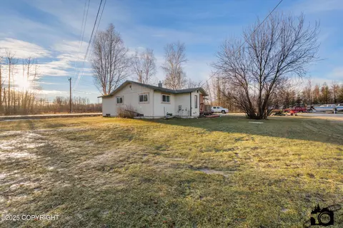 1701 E Fairview Loop, Wasilla, AK 99654 photo 2