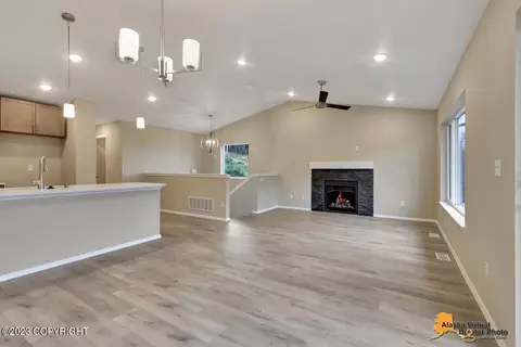 Living - 20290 Eagles Nest Ct, Eagle River, AK 99577 photo 2 of 6