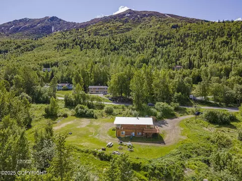 8153 Stewart Mountain Dr, Eagle River, AK 99577 photo 9
