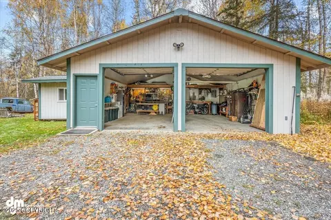 20838 Helluva St, Chugiak, AK 99567 photo 4