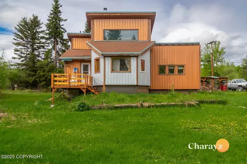 817 Congressional Dr, Fairbanks, AK 99709