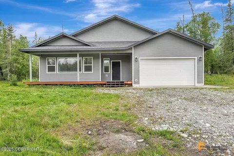 16853 E Lori Ann Cir, Palmer, AK 99645