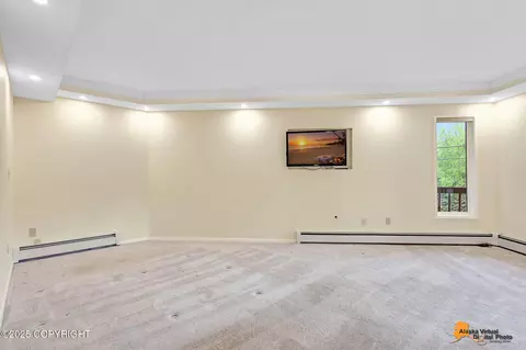 Living - 7540 Upper Omalley Rd, Anchorage, AK 99507 photo 6 of 10