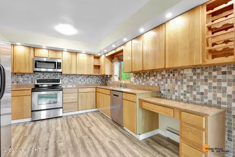Kitchen - 7540 Upper Omalley Rd, Anchorage, AK 99507 photo 2 of 2