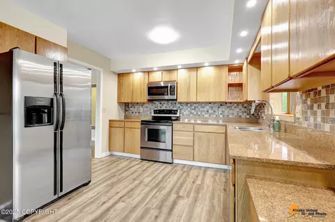 Kitchen - 7540 Upper Omalley Rd, Anchorage, AK 99507 photo 1 of 2