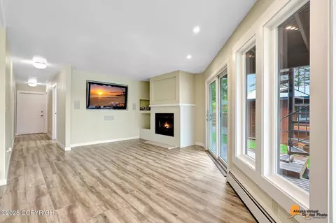 Living - 7540 Upper Omalley Rd, Anchorage, AK 99507 photo 9 of 10
