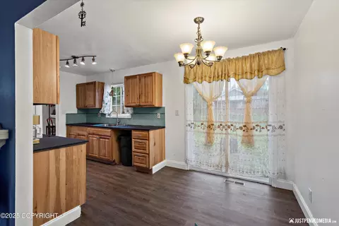 1510 E 40th Ct, Anchorage, AK 99508 photo 6