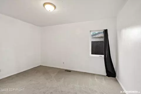1510 E 40th Ct, Anchorage, AK 99508 photo 13