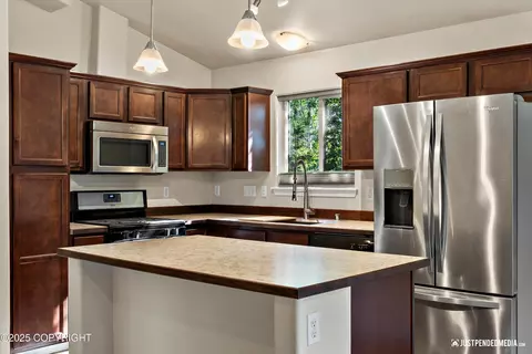 Kitchen - 655 E 79th Ave # 8, Anchorage, AK 99518 photo 1 of 6