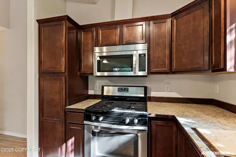 Kitchen - 655 E 79th Ave # 8, Anchorage, AK 99518 photo 4 of 6