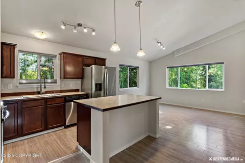 Kitchen - 655 E 79th Ave # 8, Anchorage, AK 99518 photo 2 of 6