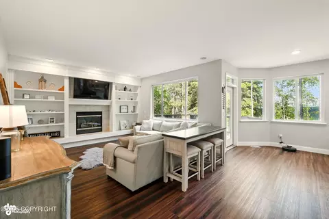 Living - 17001 Yellowstone Dr, Eagle River, AK 99577 photo 12 of 12