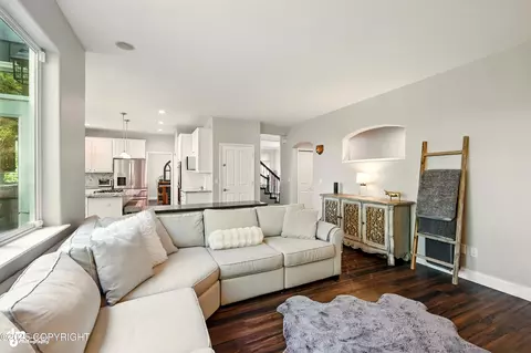 Living - 17001 Yellowstone Dr, Eagle River, AK 99577 photo 11 of 12