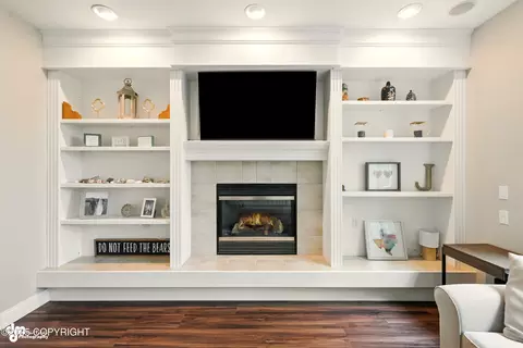 Living - 17001 Yellowstone Dr, Eagle River, AK 99577 photo 9 of 12