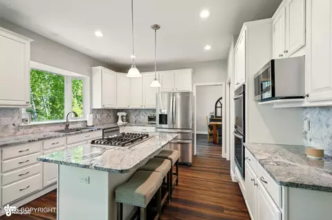 Kitchen - 17001 Yellowstone Dr, Eagle River, AK 99577 photo 3 of 6