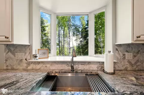 Kitchen - 17001 Yellowstone Dr, Eagle River, AK 99577 photo 5 of 6
