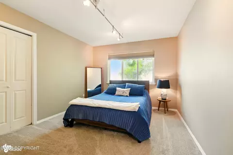 Bedroom - 17001 Yellowstone Dr, Eagle River, AK 99577 photo 1 of 7