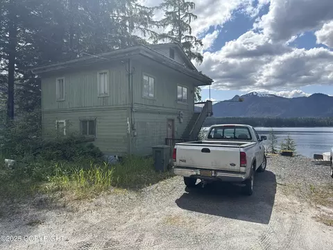 406 Mitkof Hwy, Petersburg, AK 99833