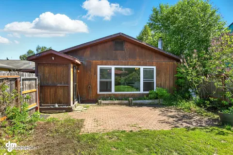 3401 Lois Dr, Anchorage, AK 99517