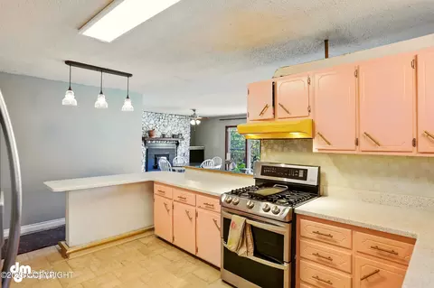 Kitchen - 3401 Lois Dr, Anchorage, AK 99517 photo 3 of 3