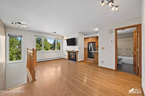 2044 Stonegate Cir, Anchorage, AK 99515 photo 8
