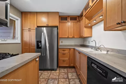 2044 Stonegate Cir, Anchorage, AK 99515 photo 17