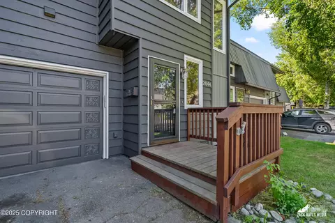 2044 Stonegate Cir, Anchorage, AK 99515 photo 2