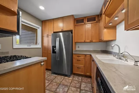 2044 Stonegate Cir, Anchorage, AK 99515 photo 16