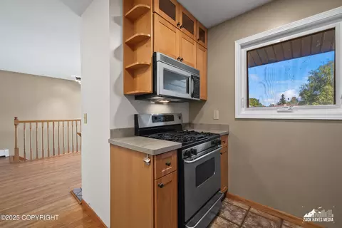2044 Stonegate Cir, Anchorage, AK 99515 photo 18