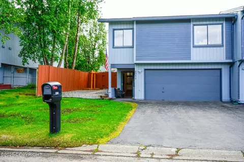 8360 Raggedtop Cir, Anchorage, AK 99504