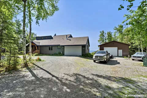 19712 Chugach Park Dr, Chugiak, AK 99567