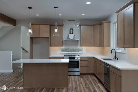 Kitchen - 17939 Yellowstone Dr, Eagle River, AK 99577 photo 1 of 2