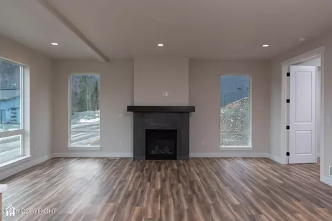 Living - 17939 Yellowstone Dr, Eagle River, AK 99577 photo 2 of 4