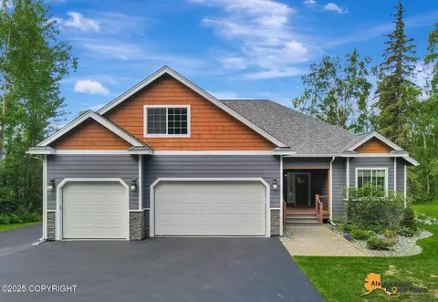 11824 Laurie Cir, Eagle River, AK 99577