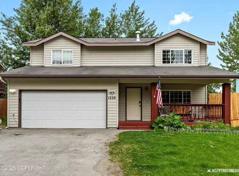 1220 S Felton St, Palmer, AK 99645