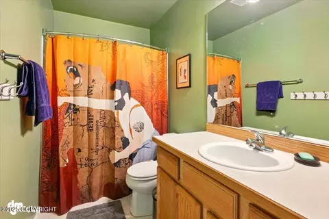 Bath - 5577 Sapphire Loop, Anchorage, AK 99504 photo 1 of 2