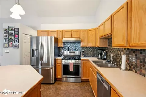 Kitchen - 5577 Sapphire Loop, Anchorage, AK 99504 photo 3 of 4