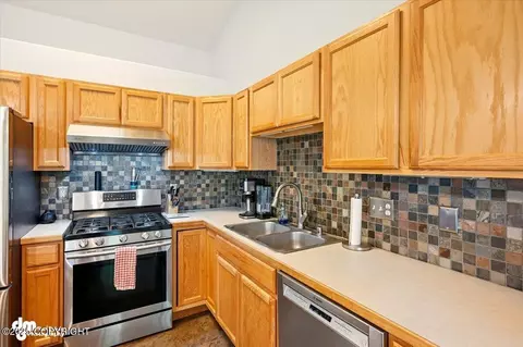 Kitchen - 5577 Sapphire Loop, Anchorage, AK 99504 photo 2 of 4