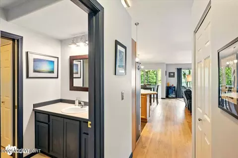 Entry Way - 5577 Sapphire Loop, Anchorage, AK 99504 photo 8 of 9