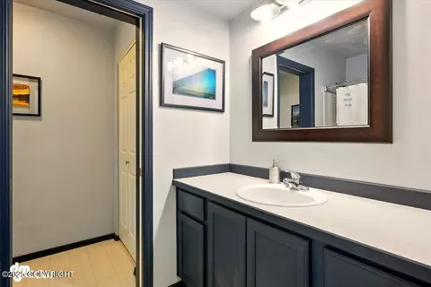 Bath - 5577 Sapphire Loop, Anchorage, AK 99504 photo 2 of 2