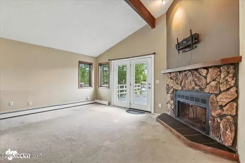 Living - 3681 E 20th Ave, Anchorage, AK 99508 photo 2 of 4